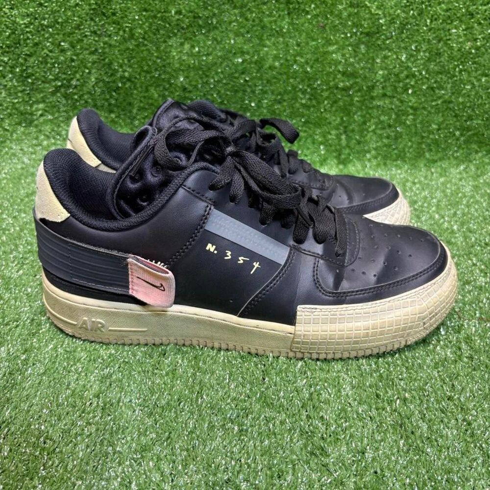 Nike Men's Black and Navy Trainers